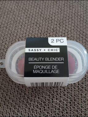 New Sassy Chic Foundation Blending Sponge 2 Pack Set